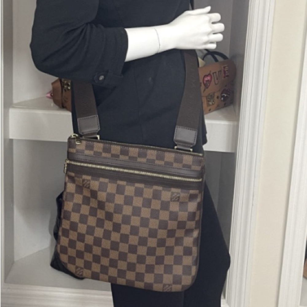 Authentic Louis Vuitton crossbody